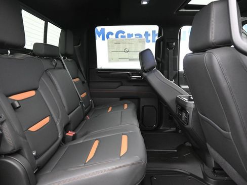 Used 2025 GMC Sierra 2500 AT4 w/ AT4 Premium Plus Package AWD/4WD image 10