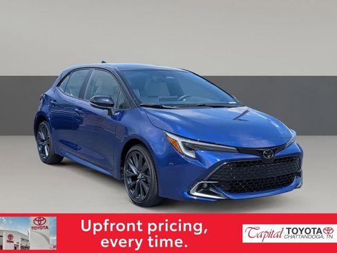 Used 2025 Toyota Corolla XSE FWD image 2