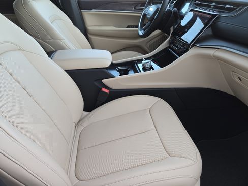 New 2025 Jeep Grand Cherokee L Limited w/ Luxury Tech Group II image 12