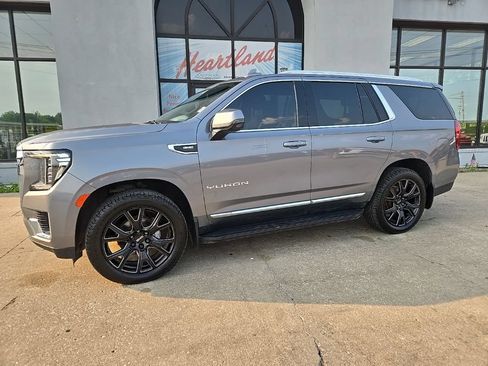 Used 2021 GMC Yukon SLT w/ SLT Premium Package AWD/4WD image 5