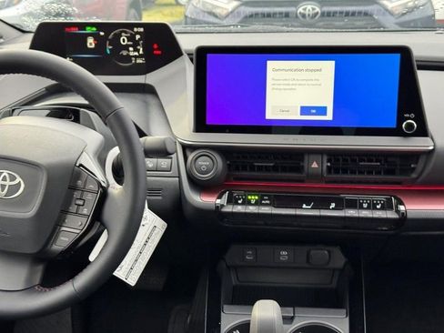 New 2026 Toyota Prius Plug-In Hybrid FWD image 9