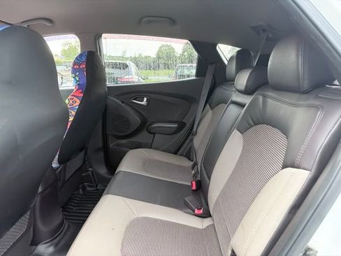Used 2013 Hyundai Tucson GLS FWD image 9