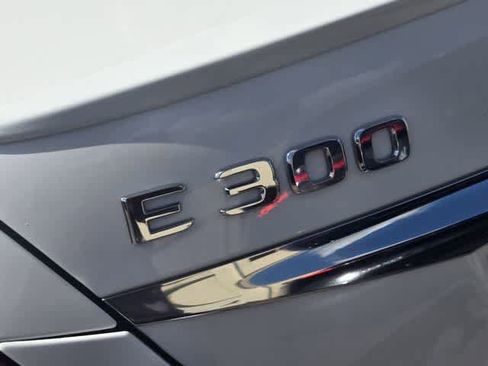 Used 2019 Mercedes-Benz E 300 image 7