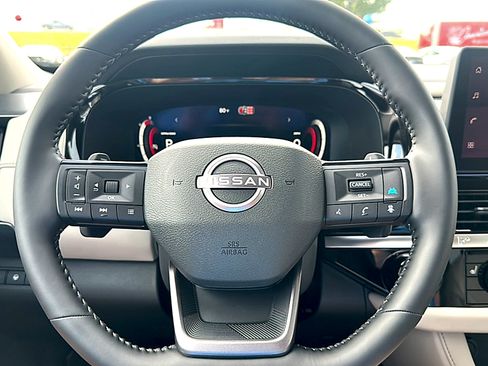 New 2026 Nissan Pathfinder SL FWD image 18
