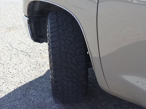 Used 2017 Toyota Tundra SR5 w/ SR5 Upgrade Package image 44