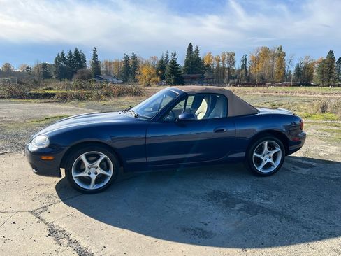Used 2001 MAZDA MX-5 Miata image 8