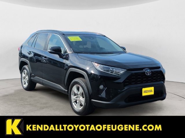 Used 2021 Toyota RAV4 XLE w/ Convenience Package AWD/4WD image 3