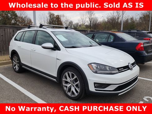 Used 2017 Volkswagen Golf Alltrack SEL image 2