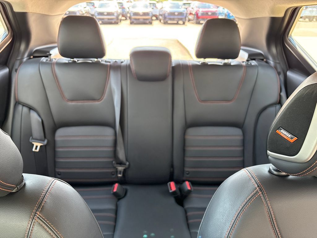 Certified 2020 Nissan Kicks SR w/ SR Premium Package FWD image 35