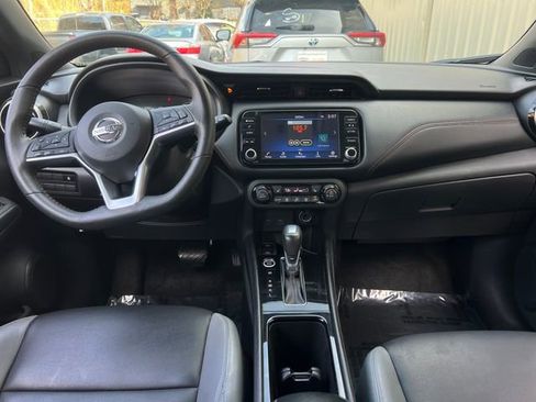 Used 2021 Nissan Kicks SR w/ SR Premium Package image 17