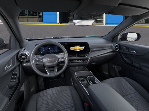 New 2026 Chevrolet Equinox LT FWD image 15