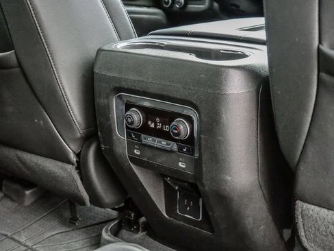 Used 2022 Chevrolet Tahoe LT w/ Luxury Package RWD image 23