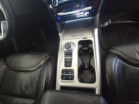 Used 2022 Ford Explorer Platinum w/ Equipment Group 601A RWD image 16