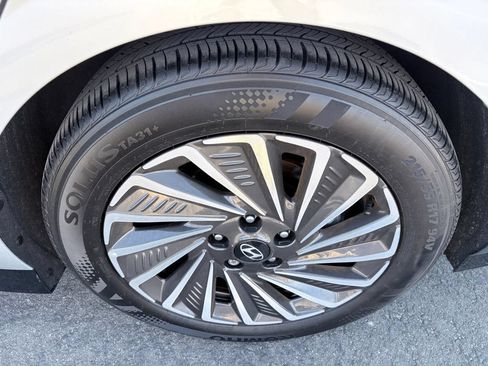 Used 2025 Hyundai Sonata Limited FWD image 25