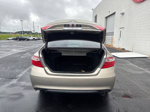 Used 2017 Toyota Camry SE FWD image 28