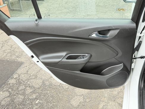 Used 2017 Chevrolet Cruze Premier image 32