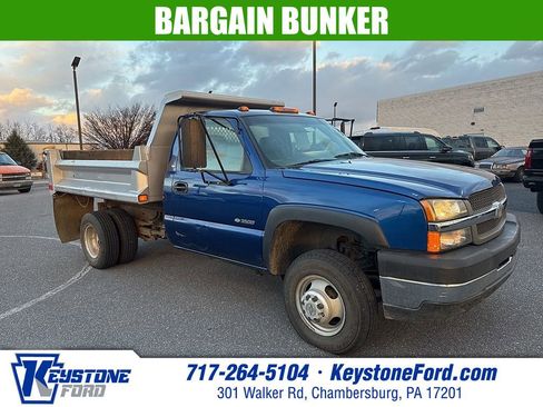 Used 2003 Chevrolet Silverado 3500 4x4 Regular Cab w/ Snow Plow Prep Package image 1