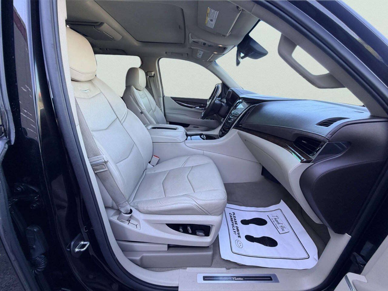 Used 2016 Cadillac Escalade Luxury AWD/4WD image 39