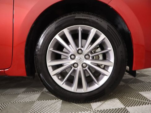 Used 2015 Toyota Corolla LE image 32