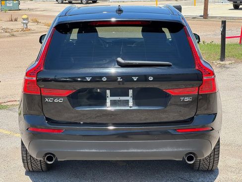 Used 2018 Volvo XC60 T5 Momentum w/ Convenience Package AWD/4WD image 5