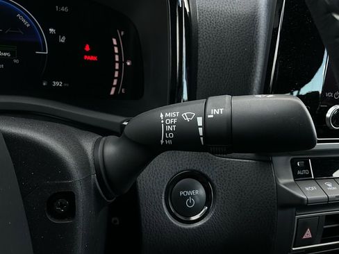 Used 2025 Toyota Camry SE image 36