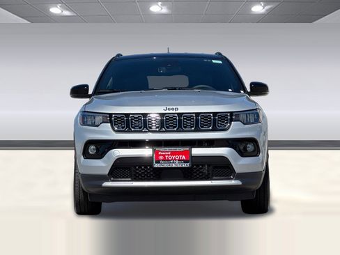 Used 2025 Jeep Compass Limited AWD/4WD image 5
