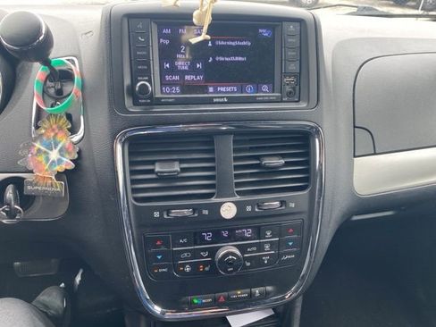 Used 2019 Dodge Grand Caravan GT image 12