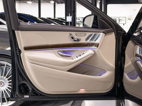 Used 2016 Mercedes-Benz S 550 4MATIC Sedan image 4