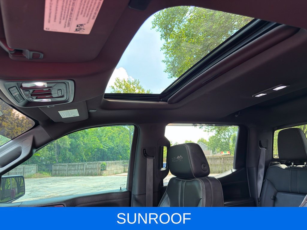 Used 2021 Chevrolet Silverado 1500 High Country w/ Technology Package AWD/4WD image 3