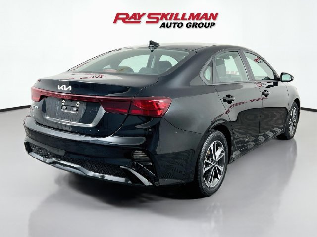 Used 2023 Kia Forte LXS w/ LXS Technology Package FWD image 7