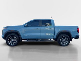 Used 2025 GMC Canyon Denali video 2