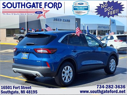 Certified 2023 Ford Escape Active AWD/4WD image 2