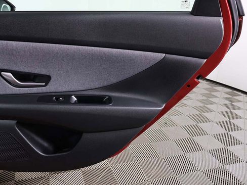 Certified 2025 Hyundai Elantra Limited image 26