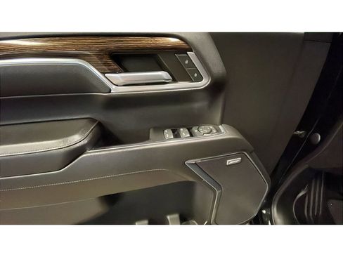 Used 2022 GMC Sierra 1500 Elevation w/ Elevation Premium Package image 9