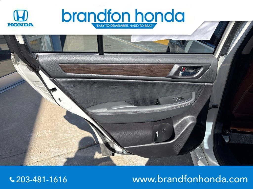 Used 2017 Subaru Legacy 3.6R Limited AWD/4WD image 10