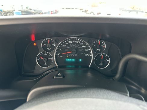 Used 2025 Chevrolet Express 3500 LS RWD image 11