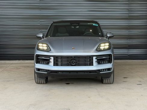 New 2026 Porsche Cayenne Coupe AWD/4WD image 13