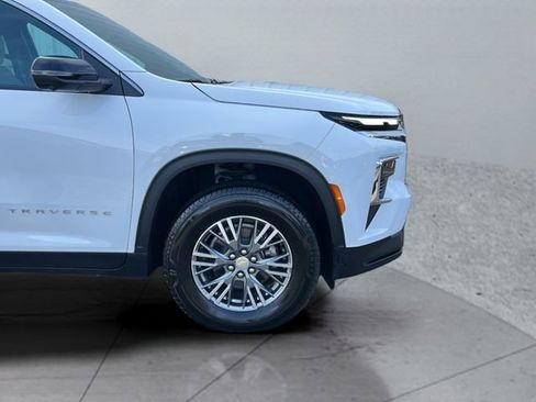 Certified 2025 Chevrolet Traverse LT w/ Driver Confidence Package image 31