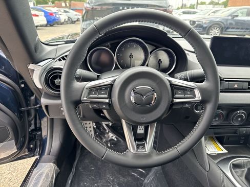 New 2026 MAZDA MX-5 Miata Club w/ Interior Package RWD image 13