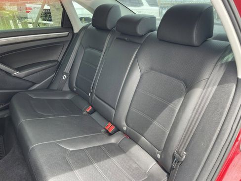 Used 2017 Volkswagen Passat 1.8T SE image 10
