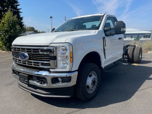 New 2025 Ford F350 XL w/ XL Chrome Package AWD/4WD image 5