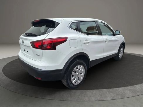 Used 2019 Nissan Rogue Sport S image 5