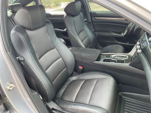 Used 2019 Honda Accord Sport image 14