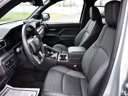 Used 2024 Toyota Tacoma TRD Off-Road w/ TRD Off Road Premium Package image 20