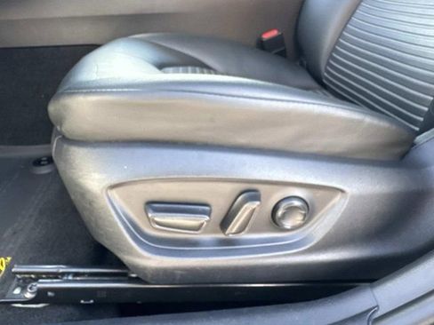 Used 2023 Toyota Camry SE image 10