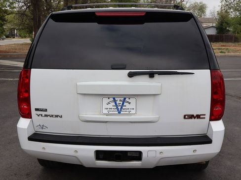 Used 2007 GMC Yukon SLT w/ SLT Preferred Equipment Group AWD/4WD image 6