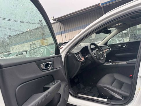 Certified 2025 Volvo V60 B5 Cross Country Plus image 20