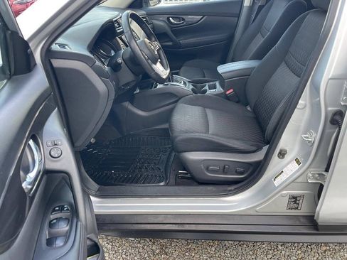 Used 2018 Nissan Rogue SV w/ Premium Package AWD/4WD image 10