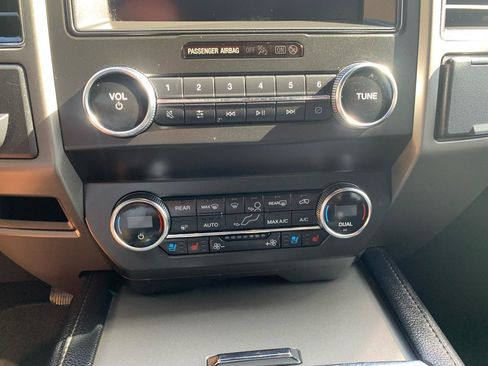 Used 2020 Ford Expedition XLT w/ Equipment Group 202A RWD image 29