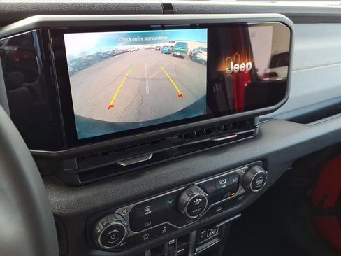 Used 2024 Jeep Wrangler Sport S image 23